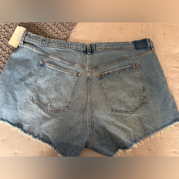 High Rise Mom Shorts - Picture 2 of 5